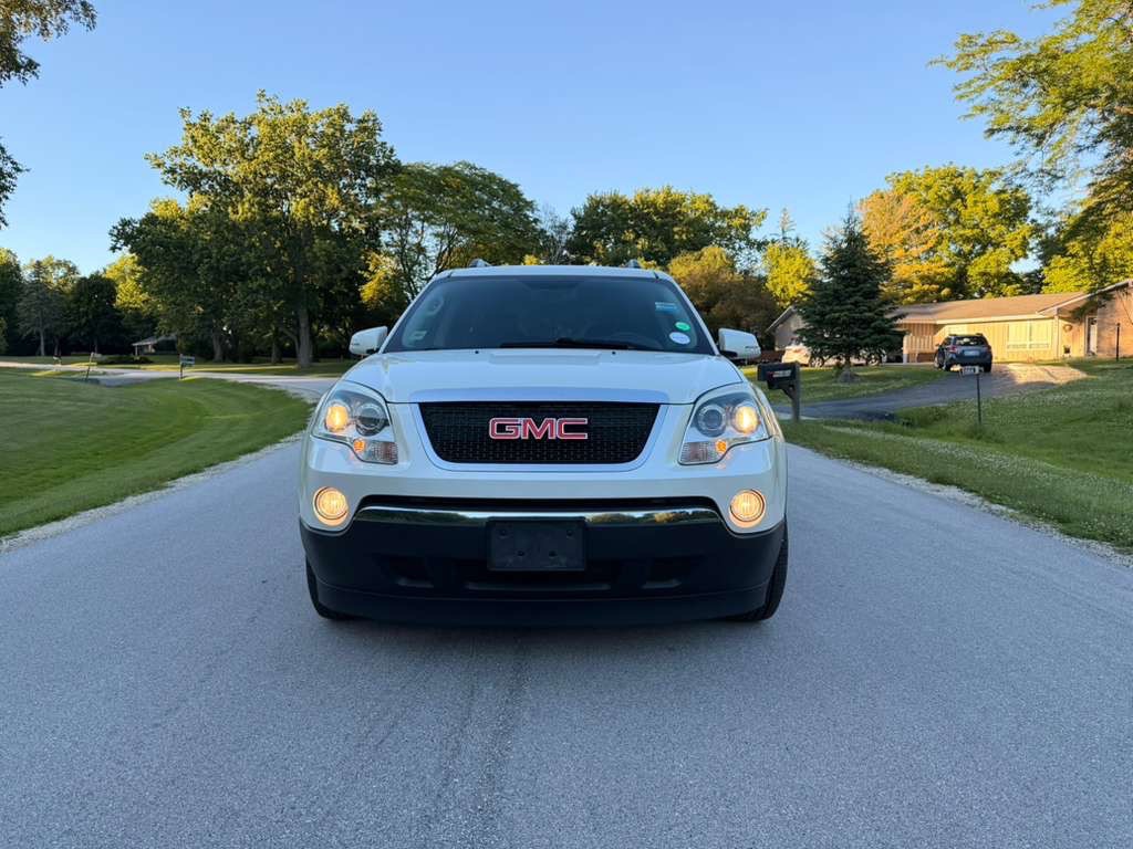 2011 GMC Acadia Image 4