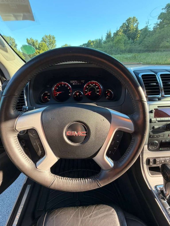 2011 GMC Acadia Image 10