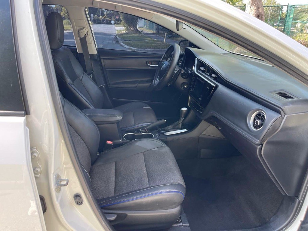 2017 Toyota Corolla Image 9