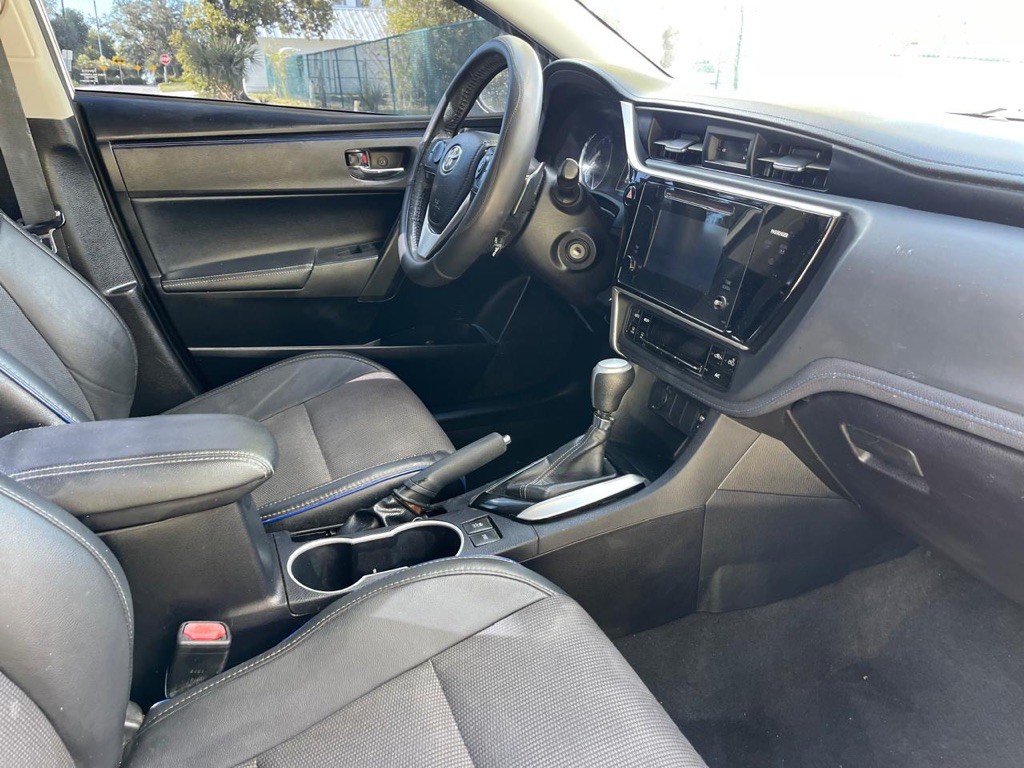 2017 Toyota Corolla Image 10