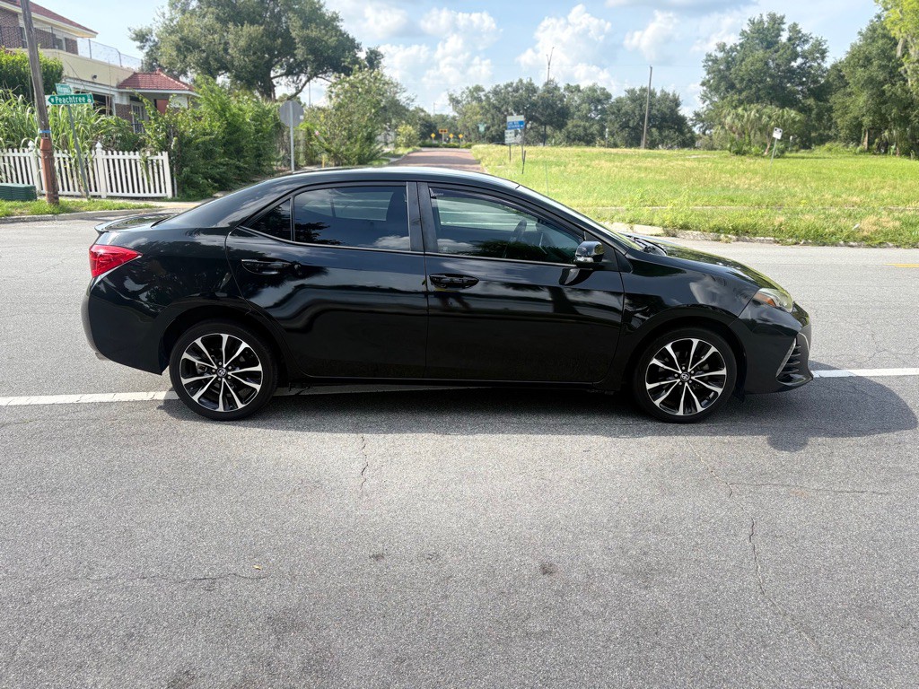 2017 Toyota Corolla Image 7