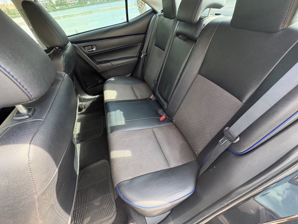 2017 Toyota Corolla Image 12