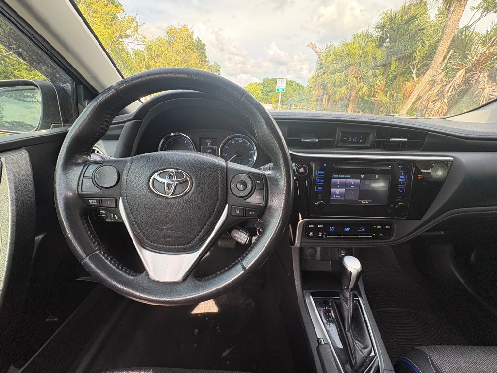 2017 Toyota Corolla Image 14