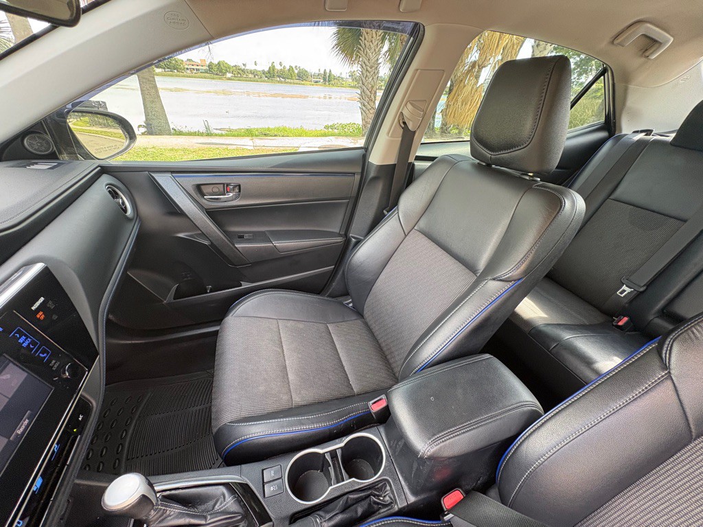 2017 Toyota Corolla Image 16