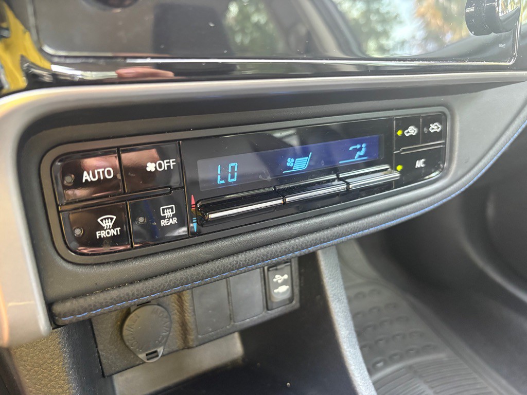 2017 Toyota Corolla Image 21