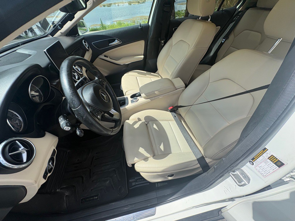 2016 Mercedes-Benz GLA-Class Image 11