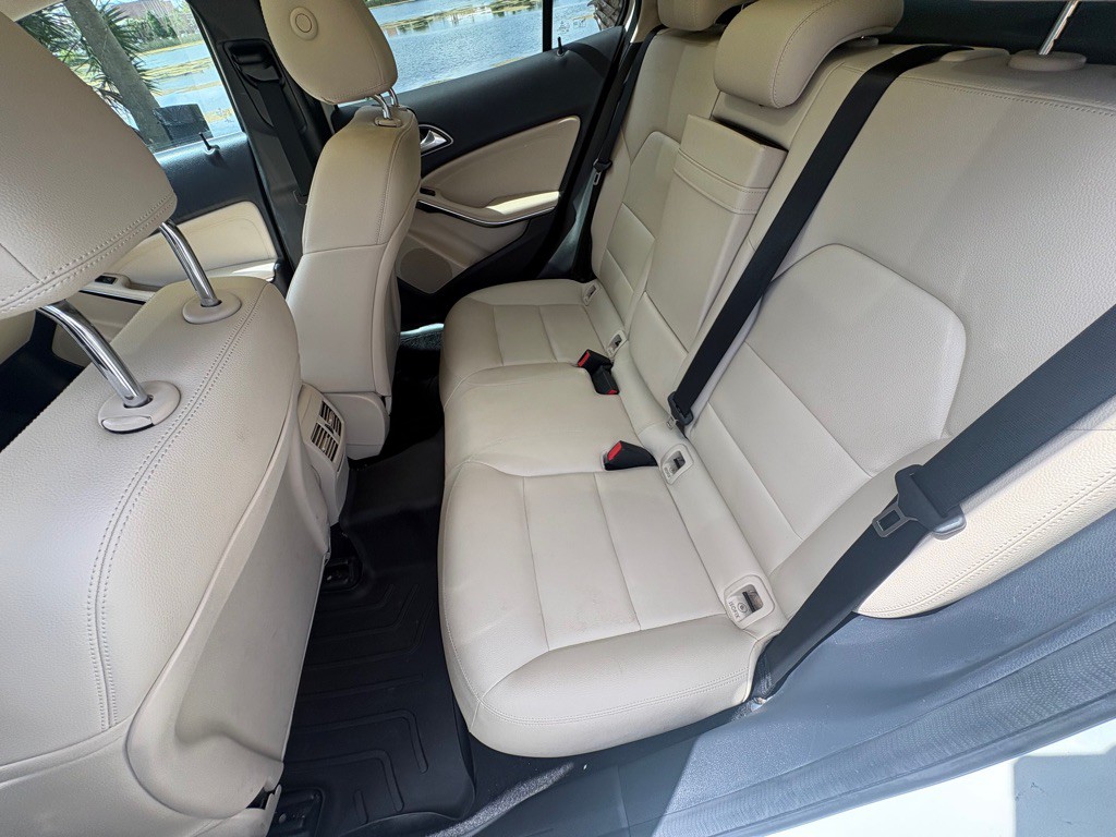 2016 Mercedes-Benz GLA-Class Image 12