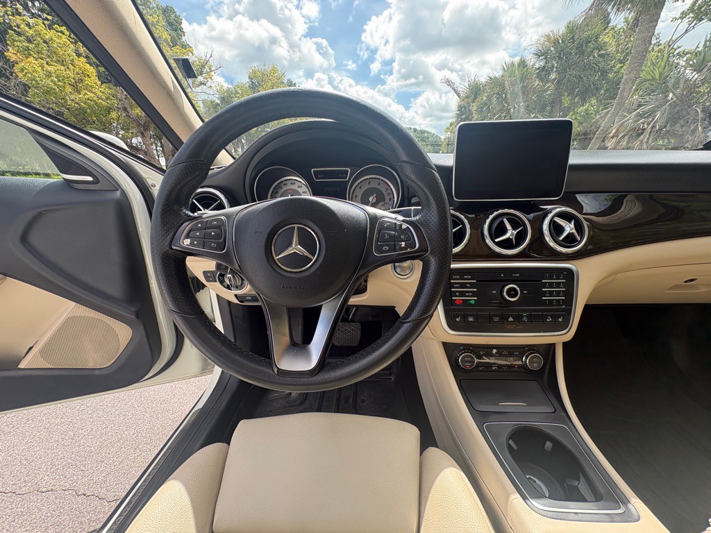 2016 Mercedes-Benz GLA-Class Image 14