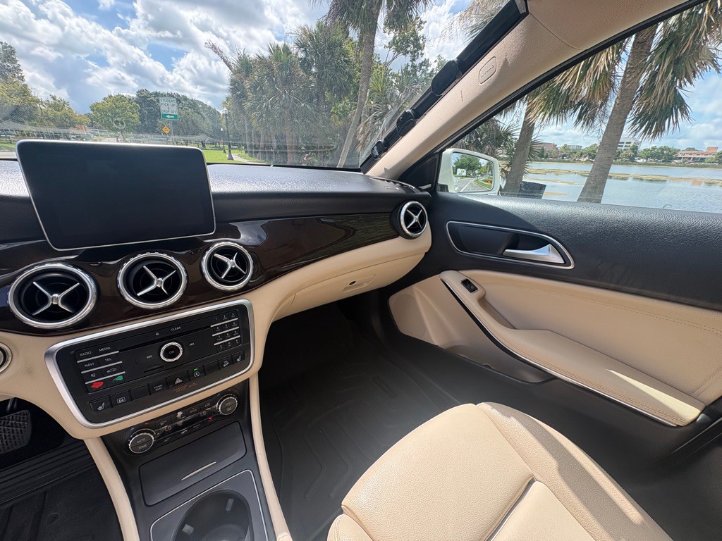 2016 Mercedes-Benz GLA-Class Image 15