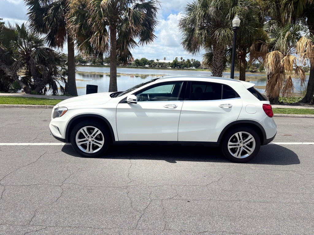 2016 Mercedes-Benz GLA-Class Image 2