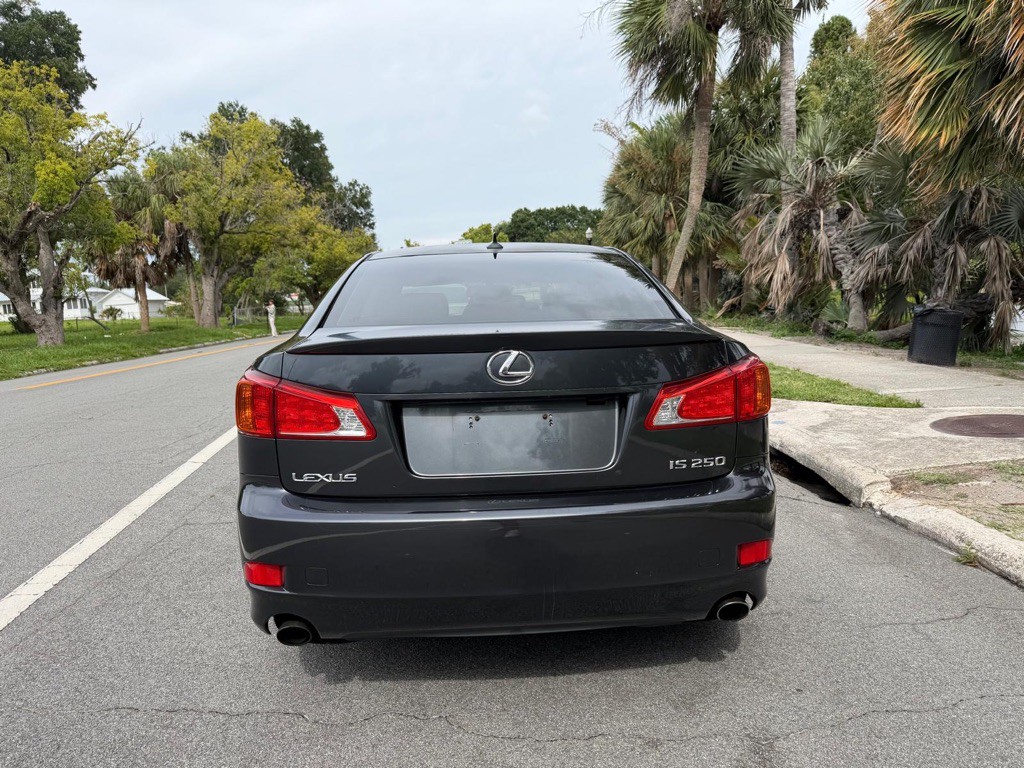 2009 Lexus IS Image 6