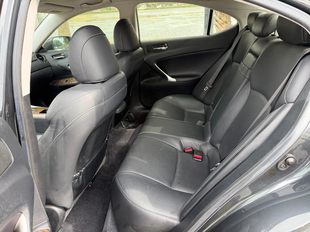 2009 Lexus IS Image 10