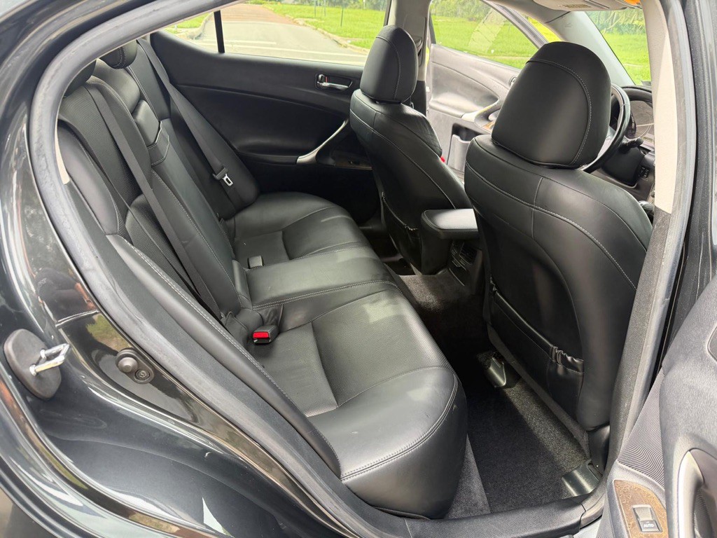 2009 Lexus IS Image 11