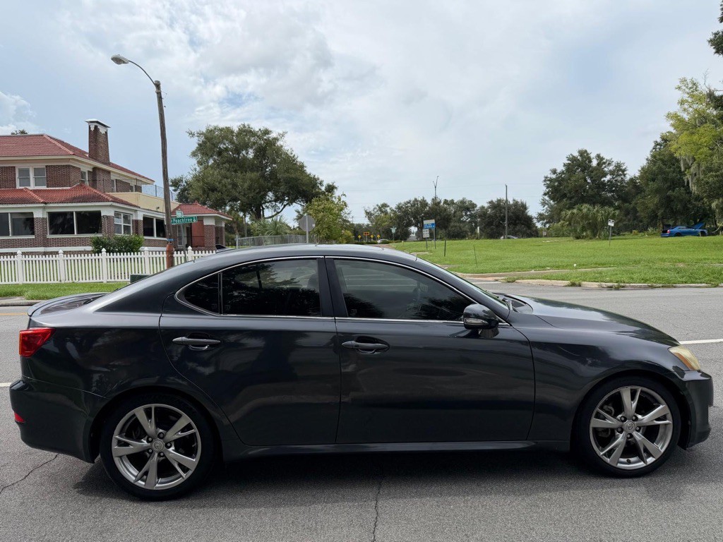 2009 Lexus IS Image 3