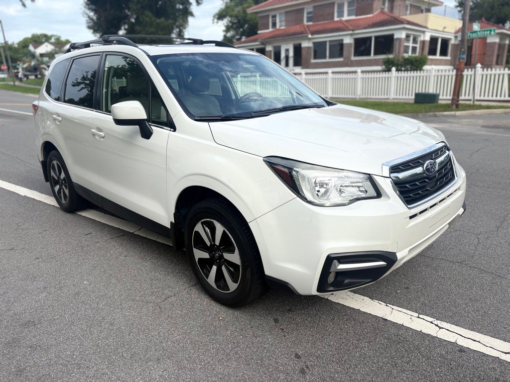 2017 Subaru Forester Image 10