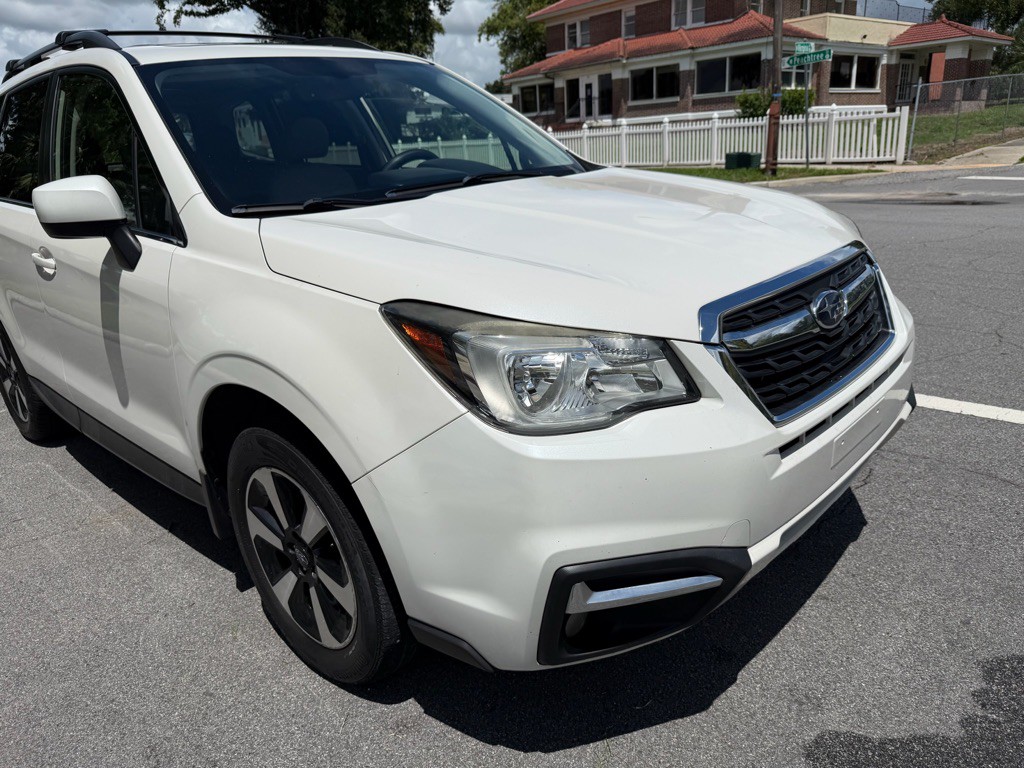 2017 Subaru Forester Image 18