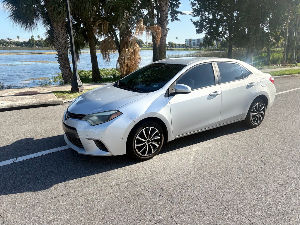 2016 Toyota Corolla Image 2