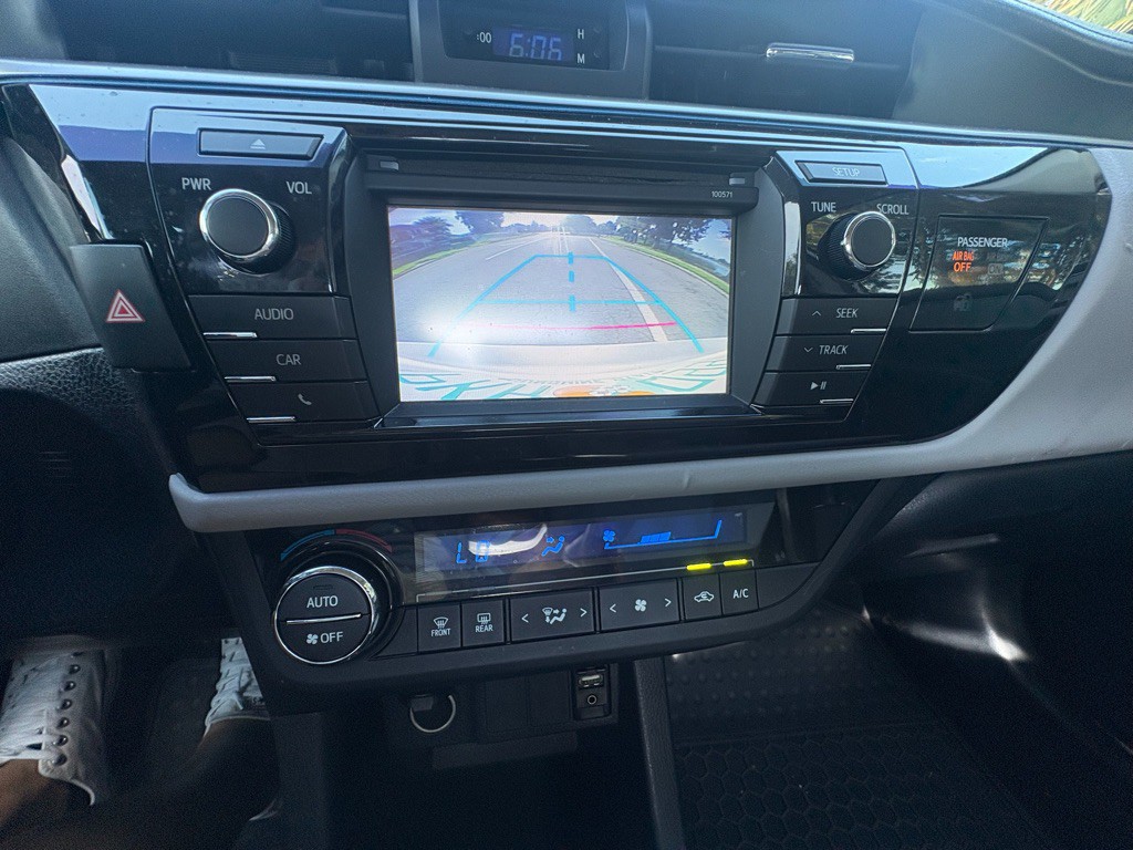 2016 Toyota Corolla Image 11
