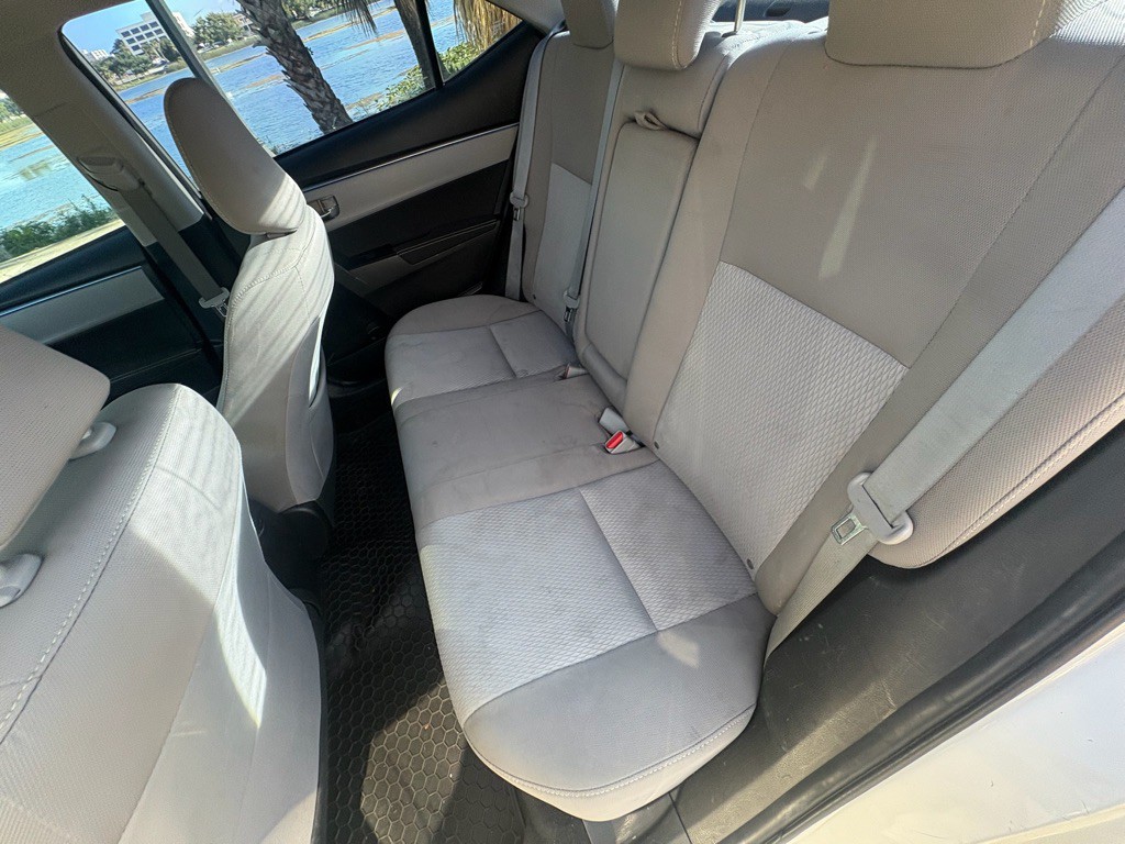 2016 Toyota Corolla Image 16