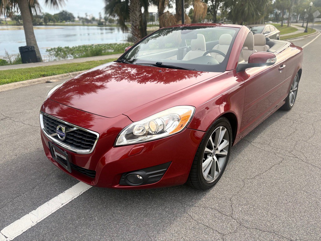 2012 Volvo C70 Image 3