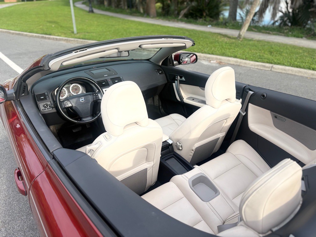 2012 Volvo C70 Image 7
