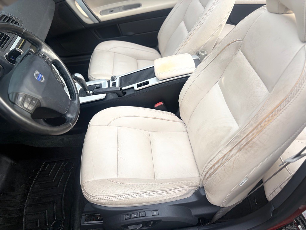 2012 Volvo C70 Image 11