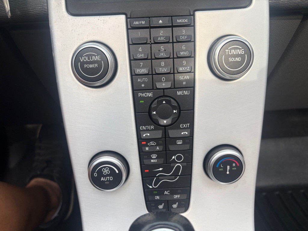 2012 Volvo C70 Image 12