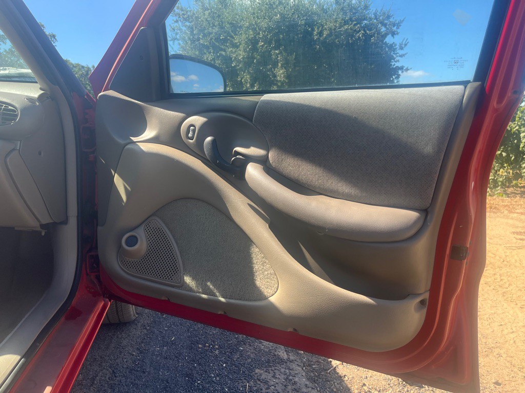 1999 Pontiac Firebird Image 21