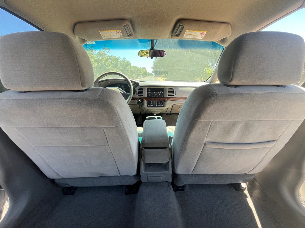 2002 Chevrolet Impala Image 18