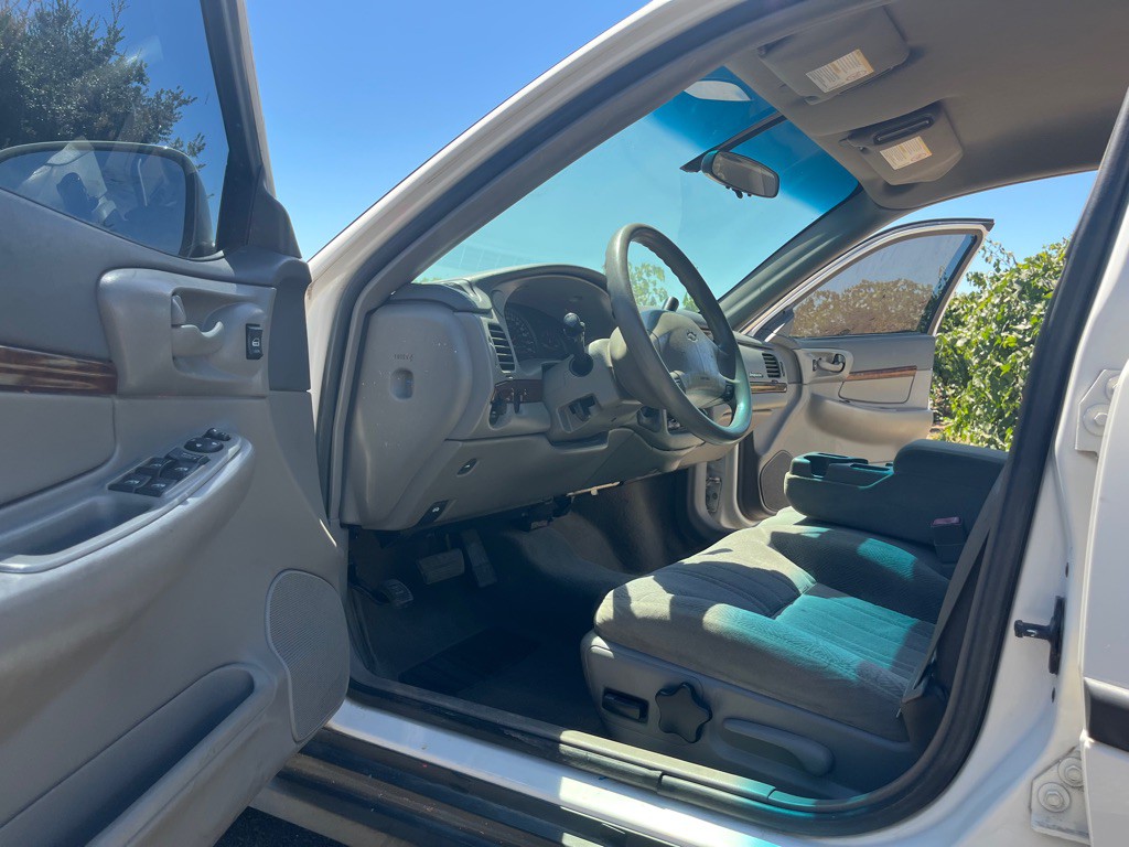 2002 Chevrolet Impala Image 24
