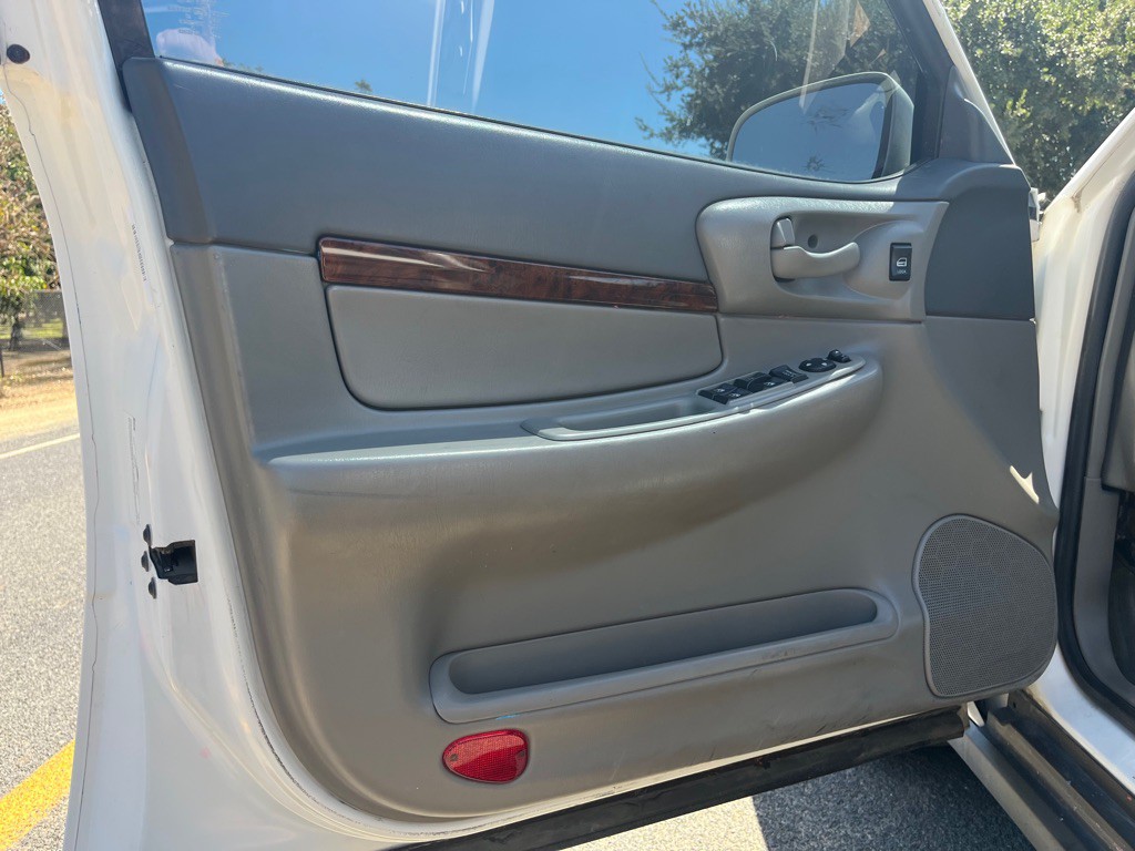2002 Chevrolet Impala Image 25