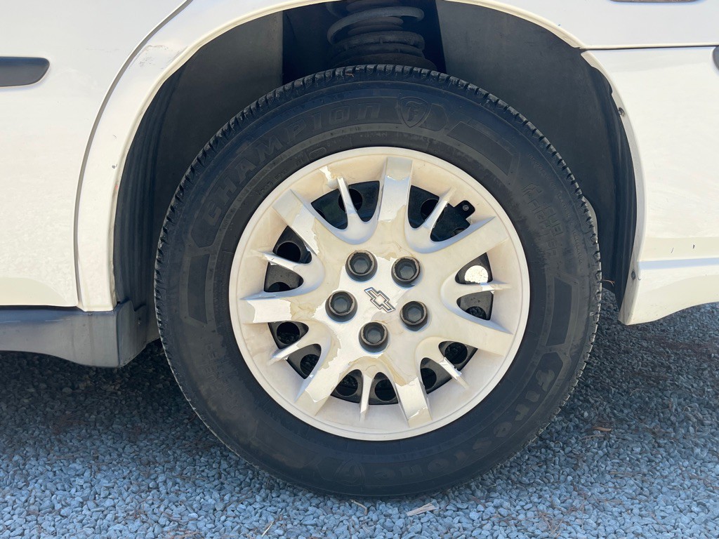 2002 Chevrolet Impala Image 29