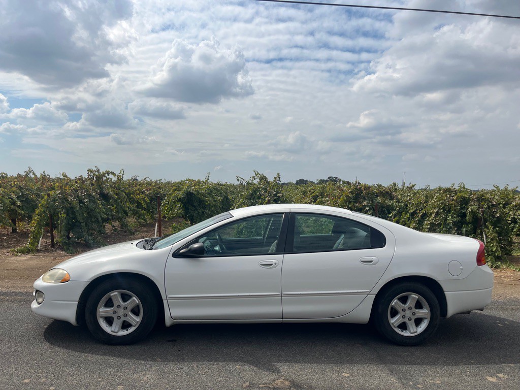 2002 Dodge Intrepid Image 1