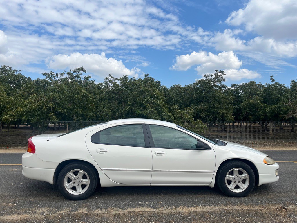 2002 Dodge Intrepid Image 3