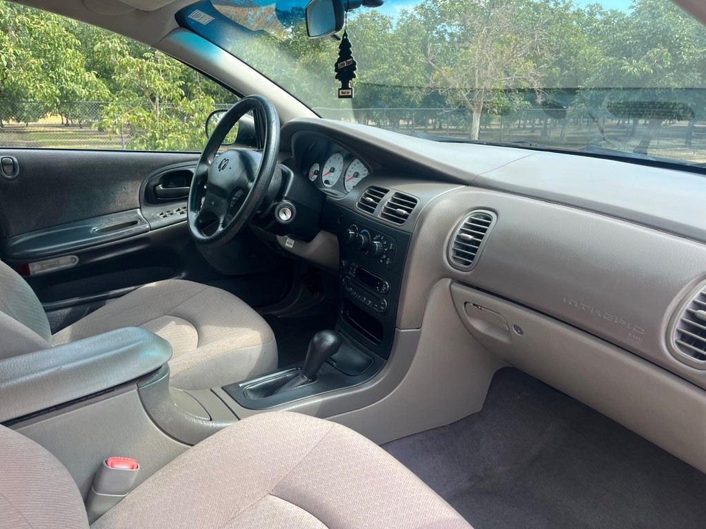 2002 Dodge Intrepid Image 11