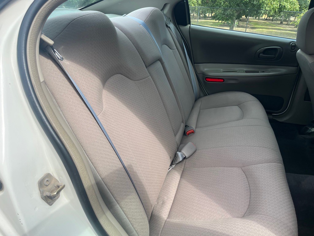 2002 Dodge Intrepid Image 15