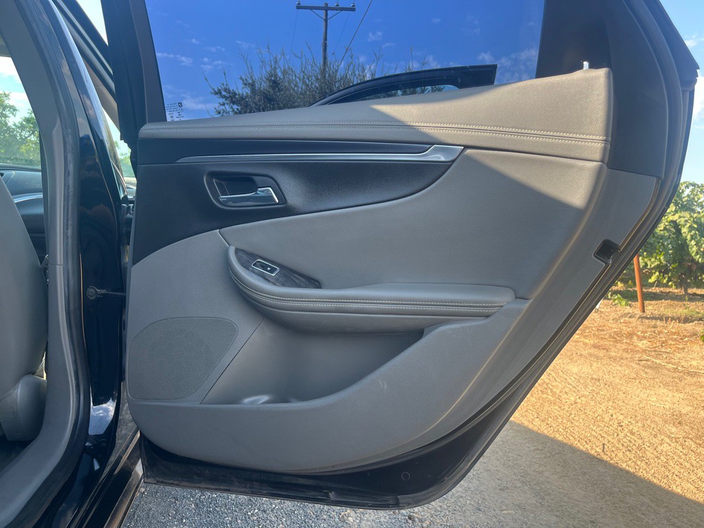 2015 Chevrolet Impala Image 11