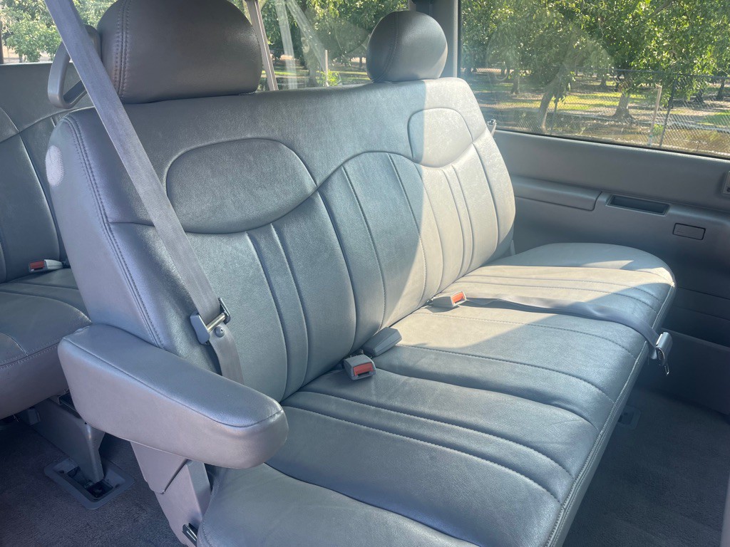 1997 Chevrolet Astro Image 10