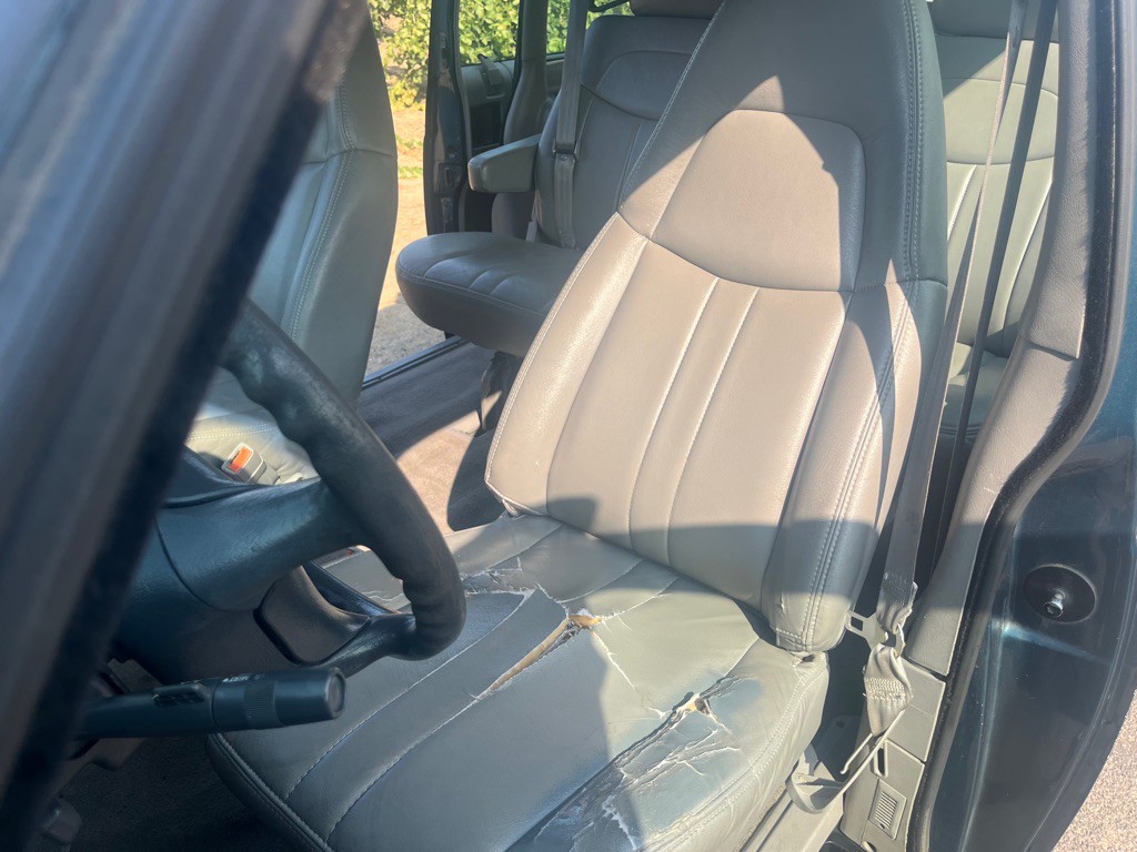 1997 Chevrolet Astro Image 13