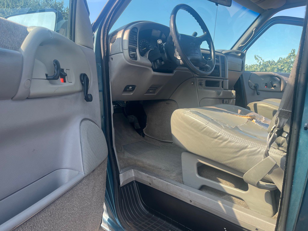 1997 Chevrolet Astro Image 15