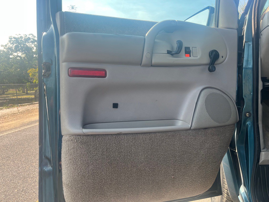 1997 Chevrolet Astro Image 16