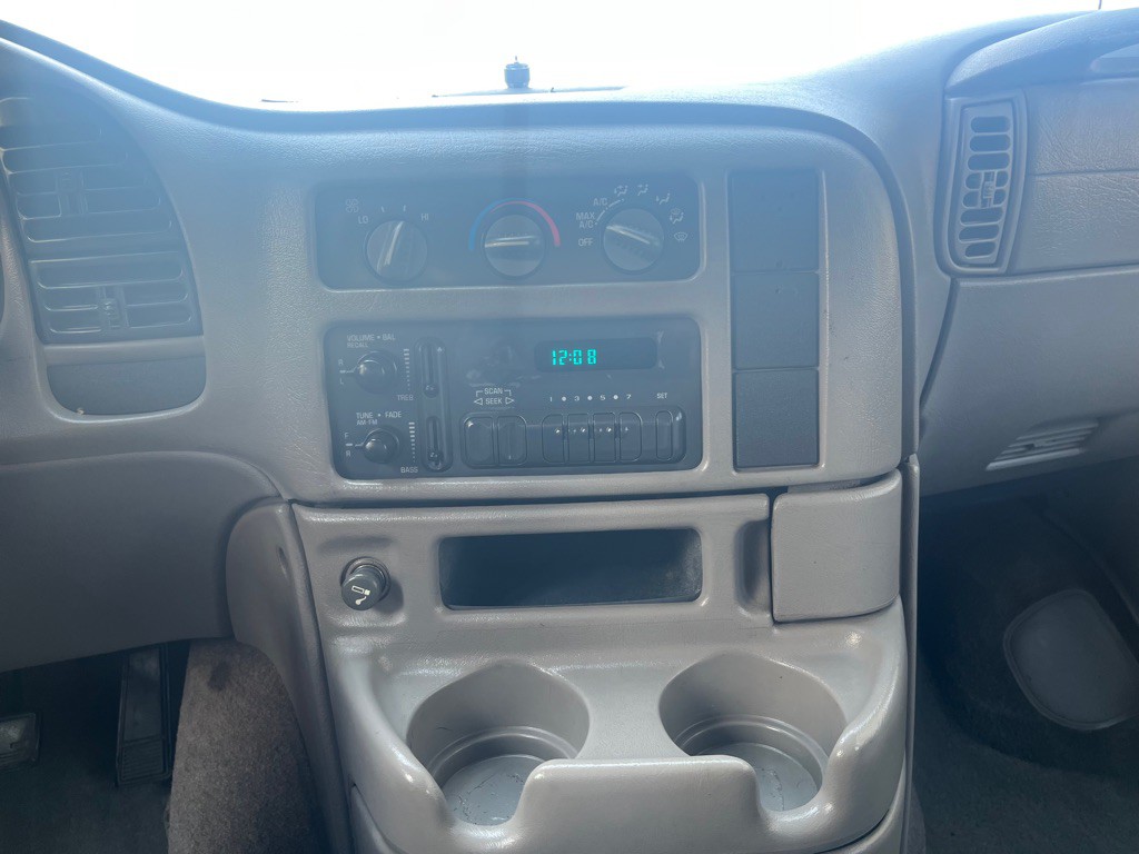 1997 Chevrolet Astro Image 24