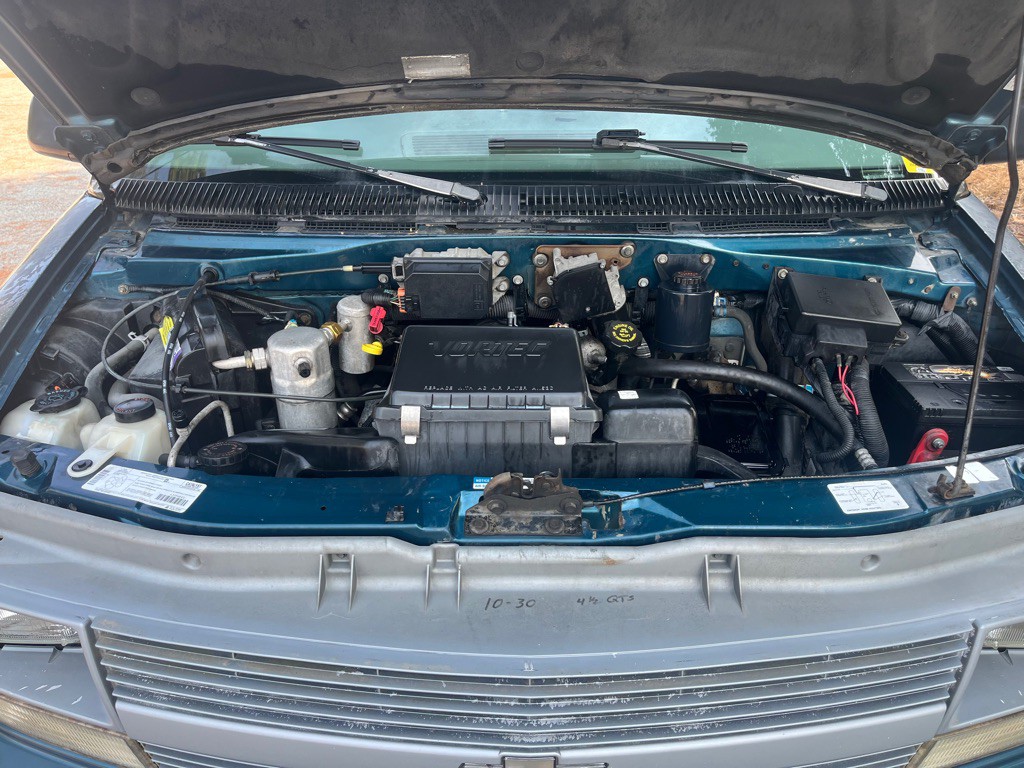 1997 Chevrolet Astro Image 28