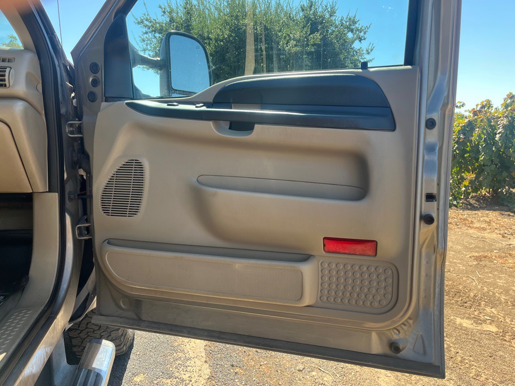 2005 Ford F-250 Image 11