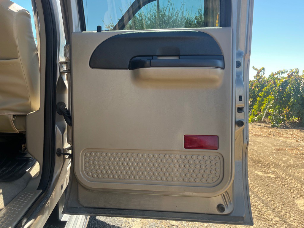 2005 Ford F-250 Image 14