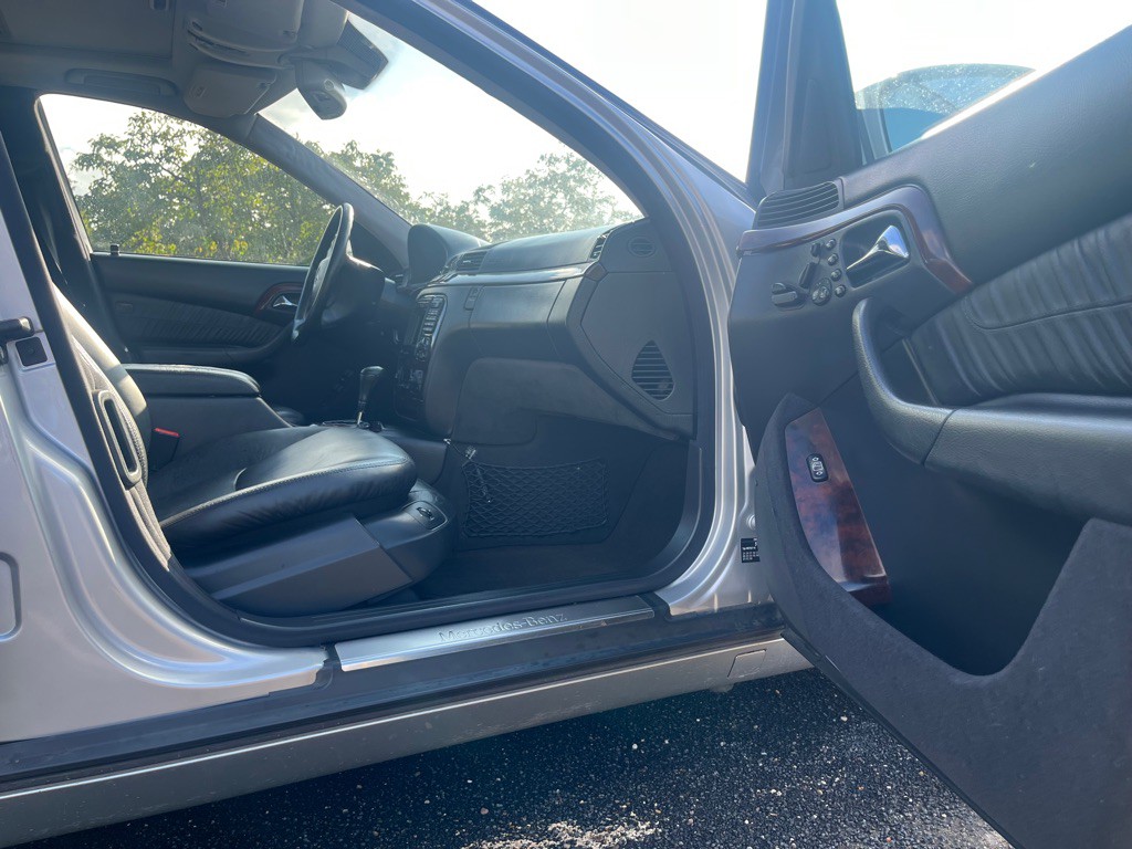 2000 Mercedes-Benz S-Class Image 7