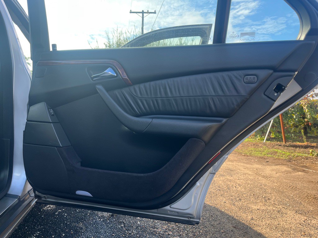 2000 Mercedes-Benz S-Class Image 11