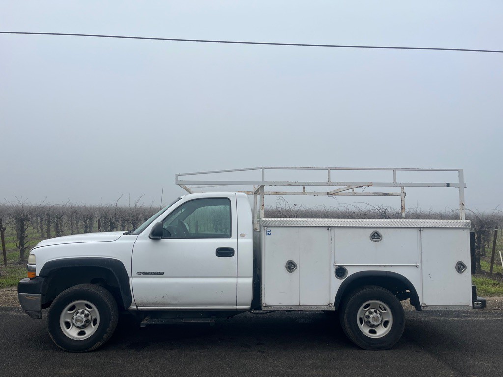 2001 Chevrolet Silverado 1500 Image 1