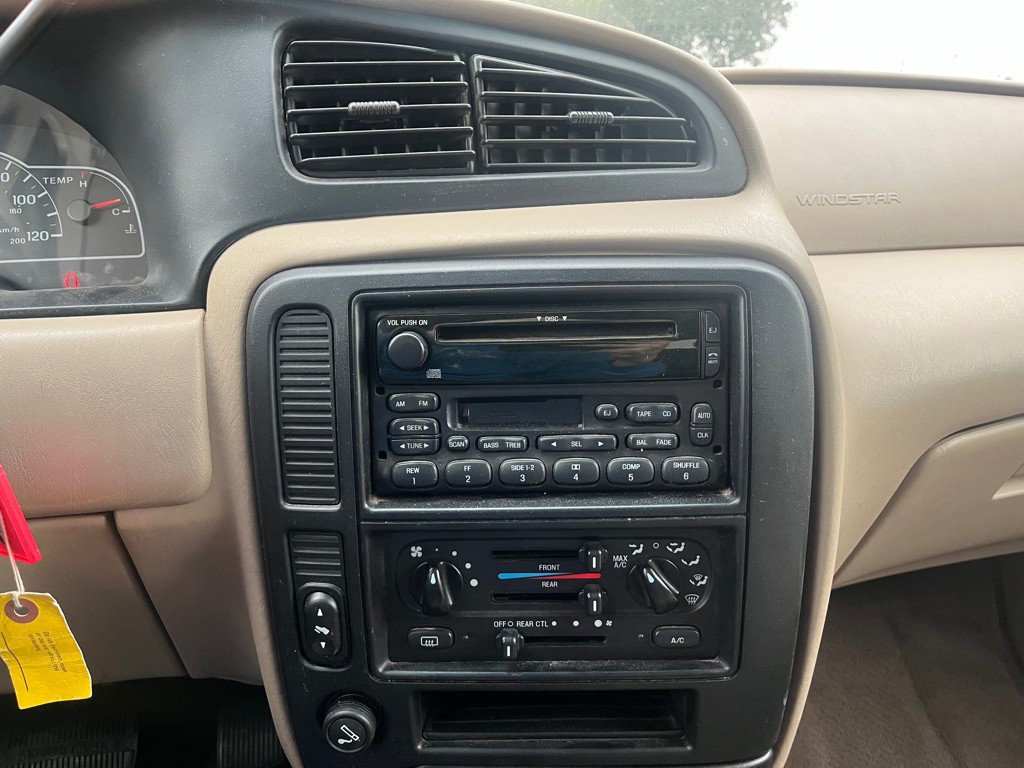 2003 Ford Windstar Image 9