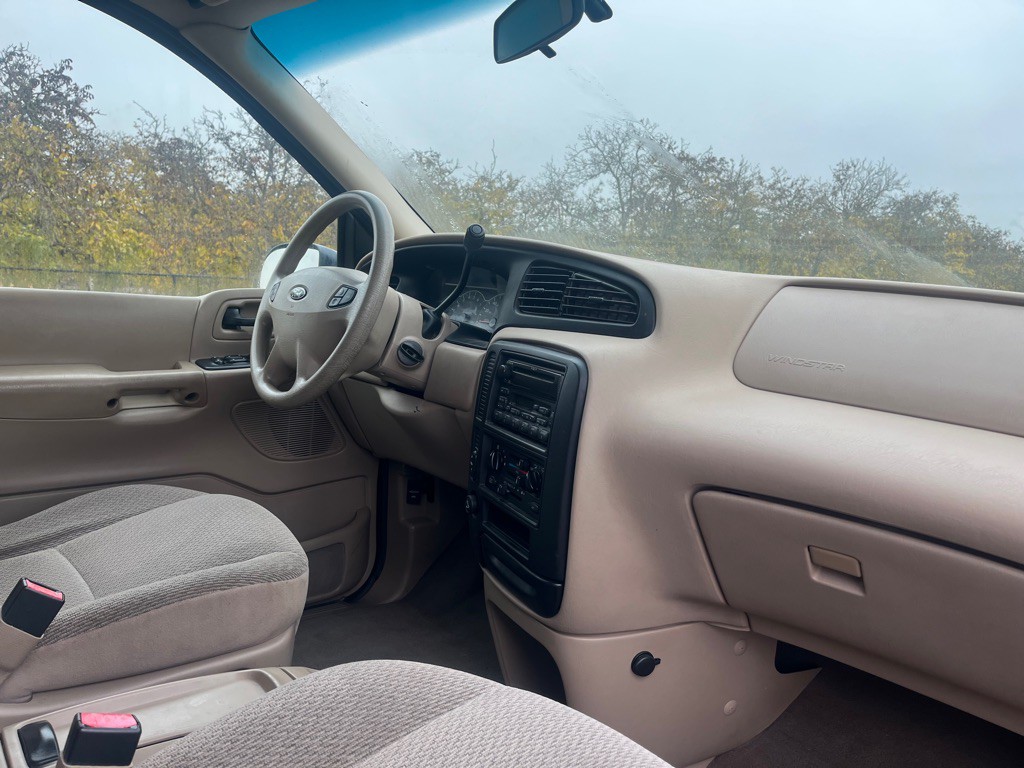 2003 Ford Windstar Image 10